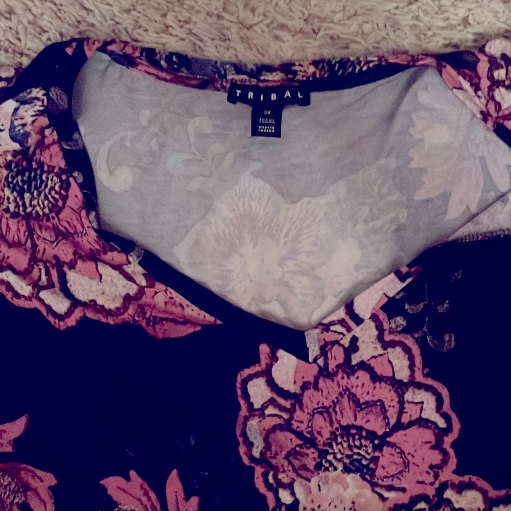 Navy plus v neck flower soft casual shirt - Picture 2 of 3